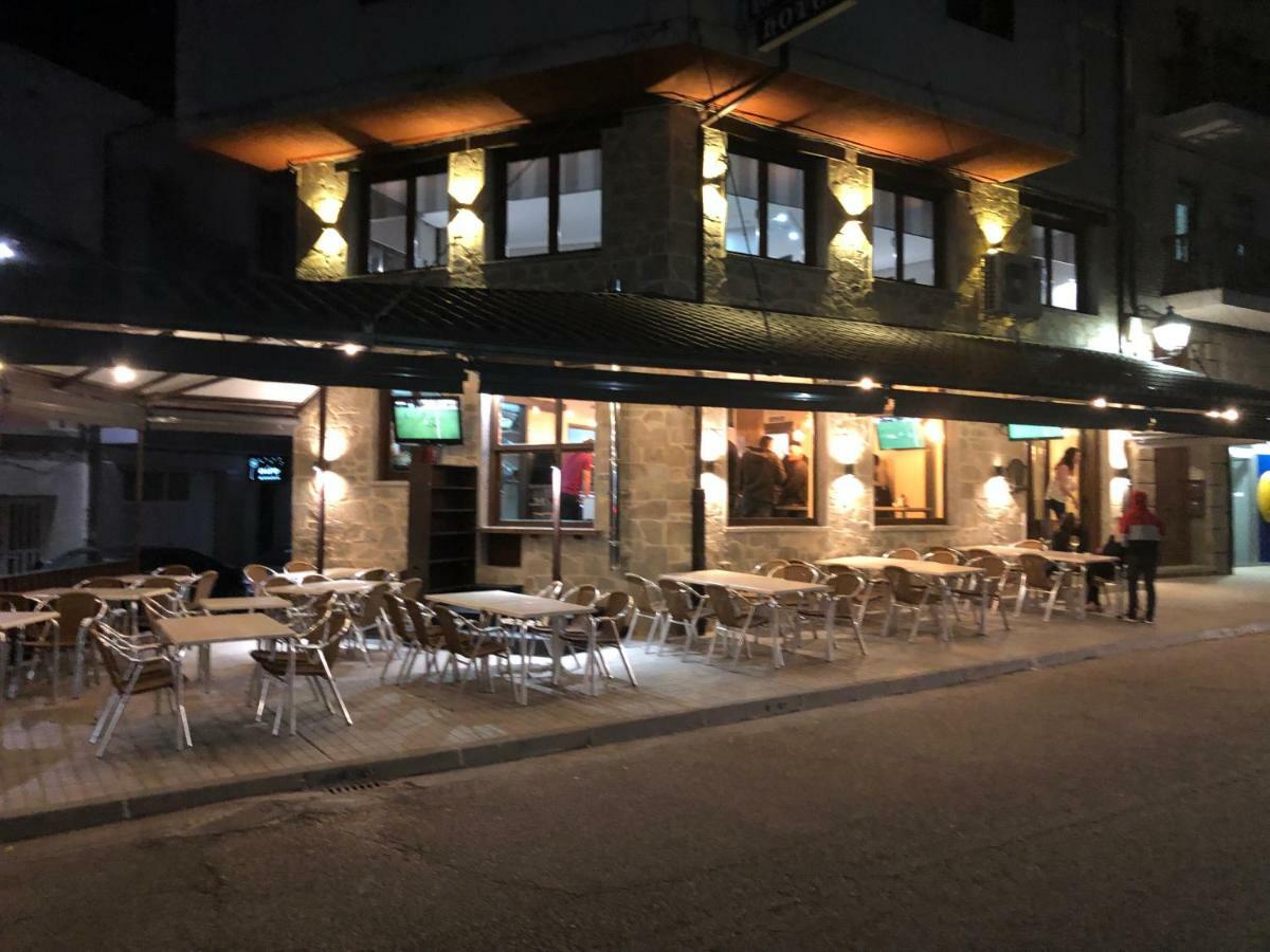 Hotel Tres Estrellas Casa Maribona Gela El Puente  Ngoại thất bức ảnh