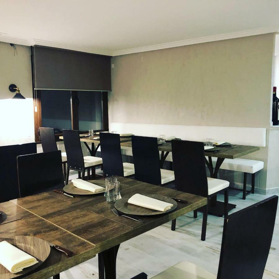 Hotel Tres Estrellas Casa Maribona Gela El Puente  Ngoại thất bức ảnh